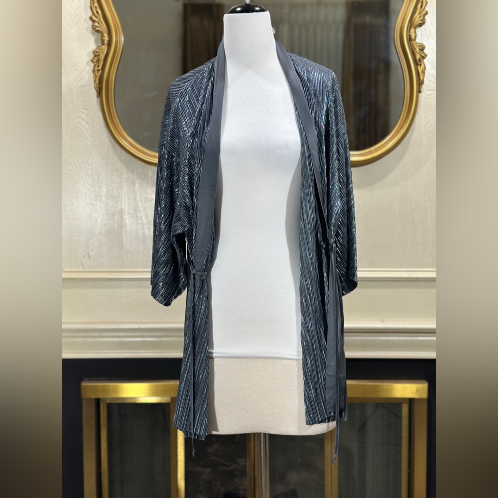 Victoria’s Secret Metallic Pleated Robe Kimono Jacket XS/S Silver Black Open